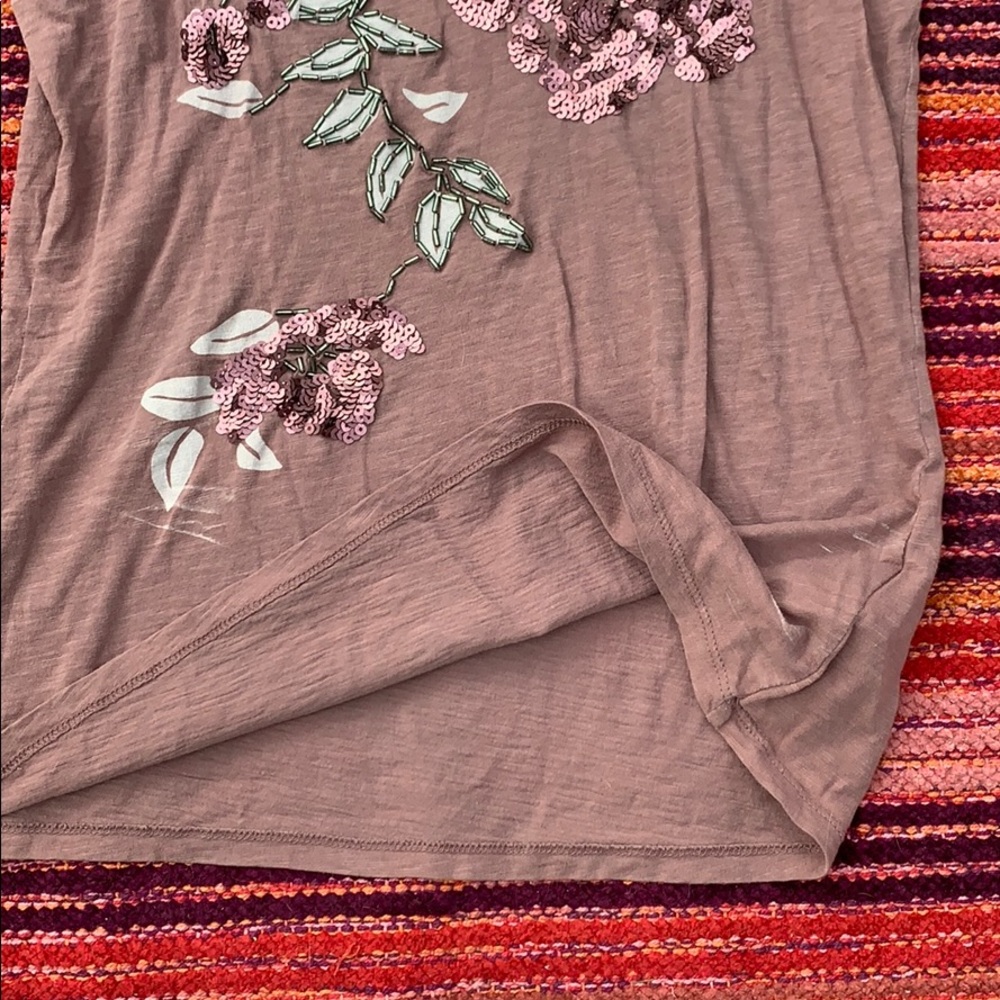 Banana Republic T-Shirt, Sequined Floral Top,  Casual V-Neck Top - Picture 5 of 7